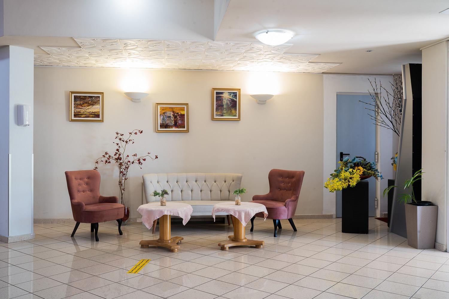 Iris Hotel Bors Exterior photo